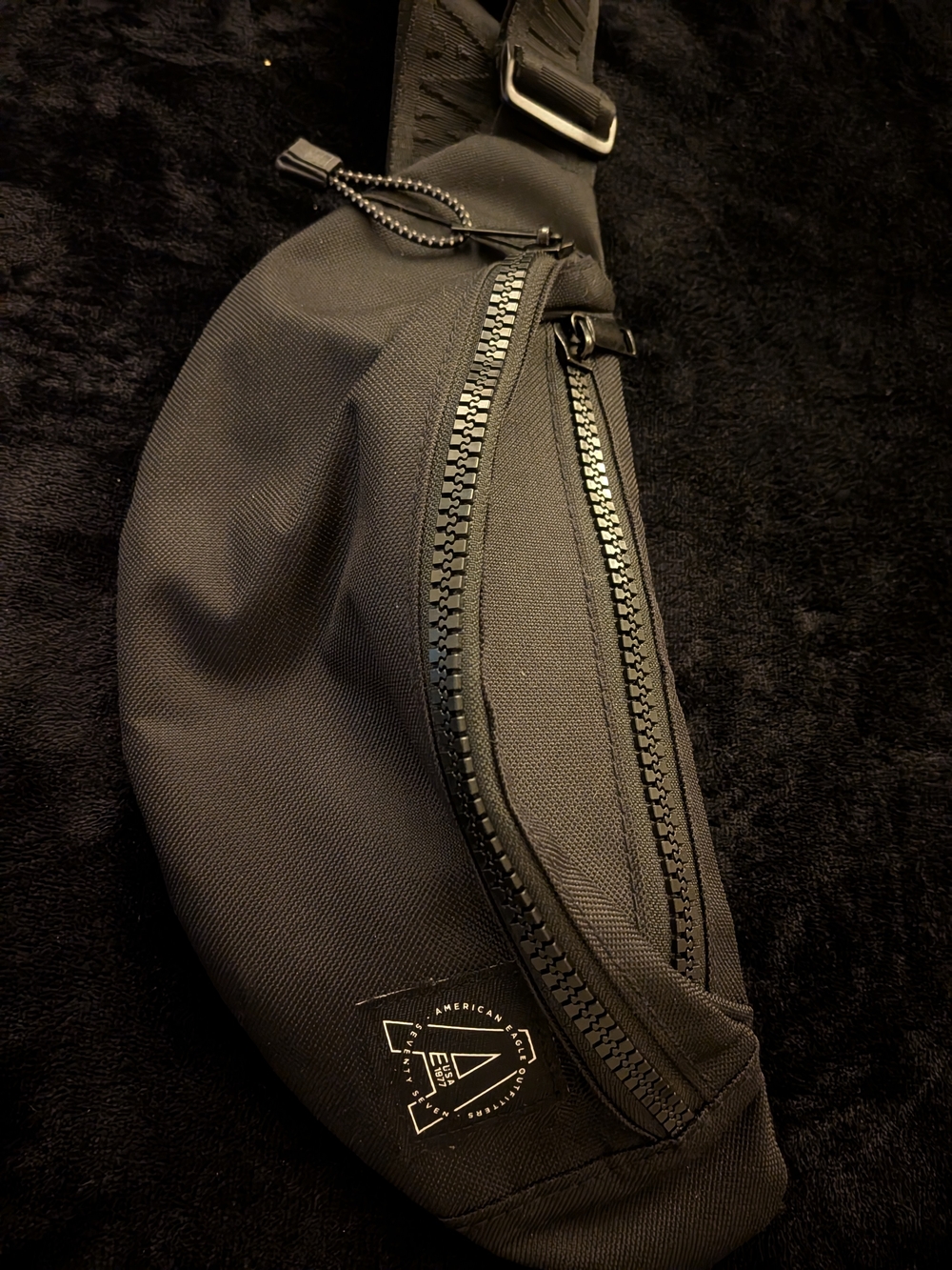 American Eagle Outfitters - Black Crossbody Sling Bag